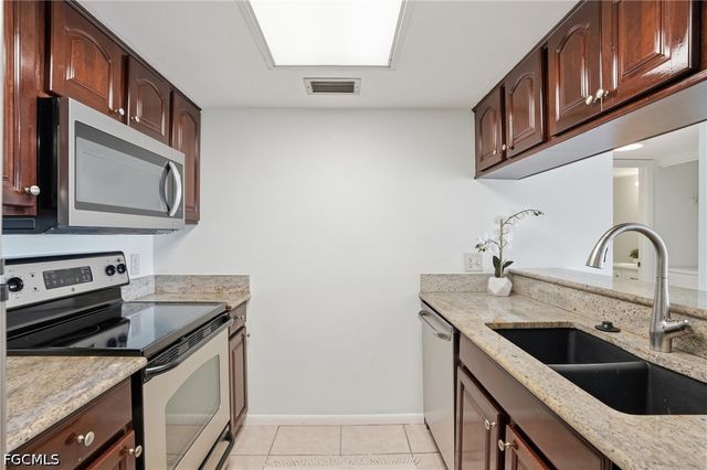 2885 Palm Beach BLVD 301, Fort Myers, FL 33916