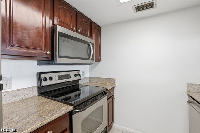 2885 Palm Beach BLVD 301, Fort Myers, FL 33916