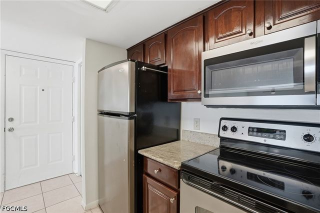 2885 Palm Beach BLVD 301, Fort Myers, FL 33916