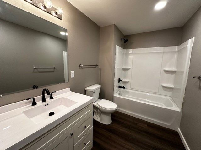 905 E Burlington Street, Iowa City, IA 52240