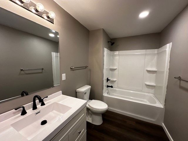 905 E Burlington Street, Iowa City, IA 52240