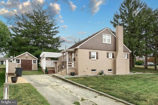 215 N STEPHEN PL, Hanover, PA 17331