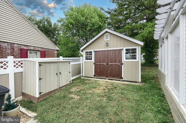 215 N STEPHEN PL, Hanover, PA 17331