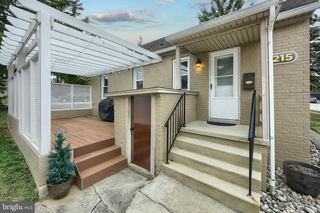 215 N STEPHEN PL, Hanover, PA 17331