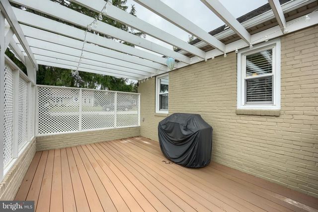 215 N STEPHEN PL, Hanover, PA 17331