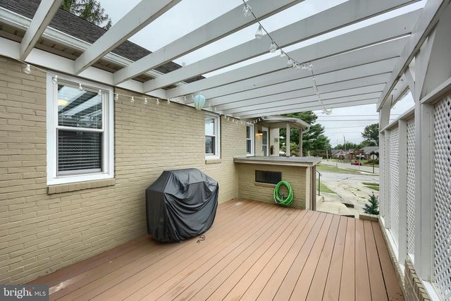 215 N STEPHEN PL, Hanover, PA 17331