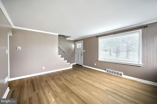 215 N STEPHEN PL, Hanover, PA 17331