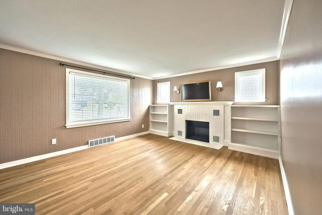 215 N STEPHEN PL, Hanover, PA 17331
