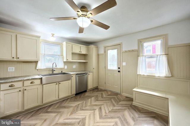 215 N STEPHEN PL, Hanover, PA 17331