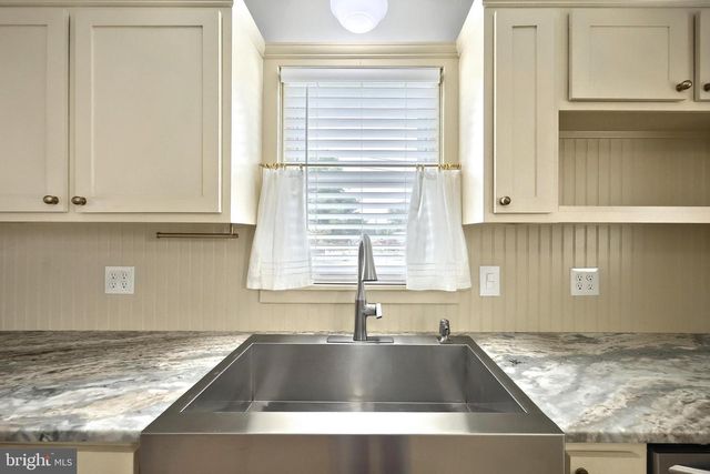 215 N STEPHEN PL, Hanover, PA 17331
