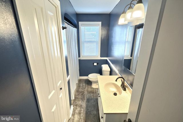 215 N STEPHEN PL, Hanover, PA 17331