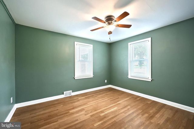 215 N STEPHEN PL, Hanover, PA 17331
