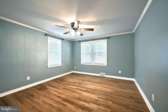 215 N STEPHEN PL, Hanover, PA 17331