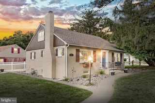 215 N STEPHEN PL, Hanover, PA 17331