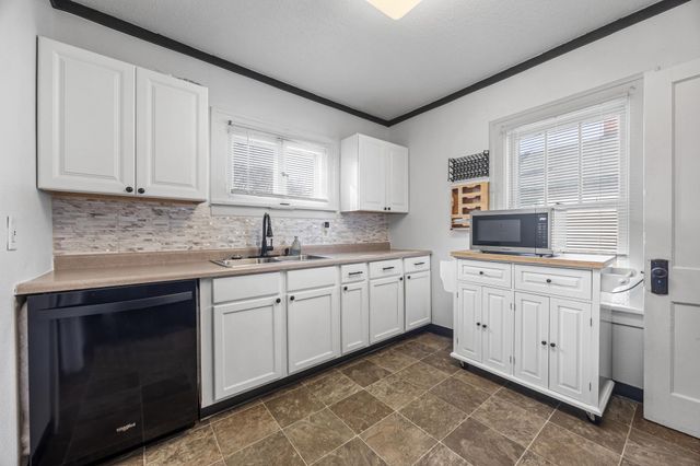 722 7th Street N, Fargo, ND 58102