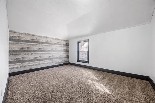 722 7th Street N, Fargo, ND 58102