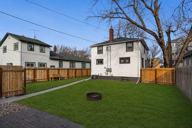 722 7th Street N, Fargo, ND 58102