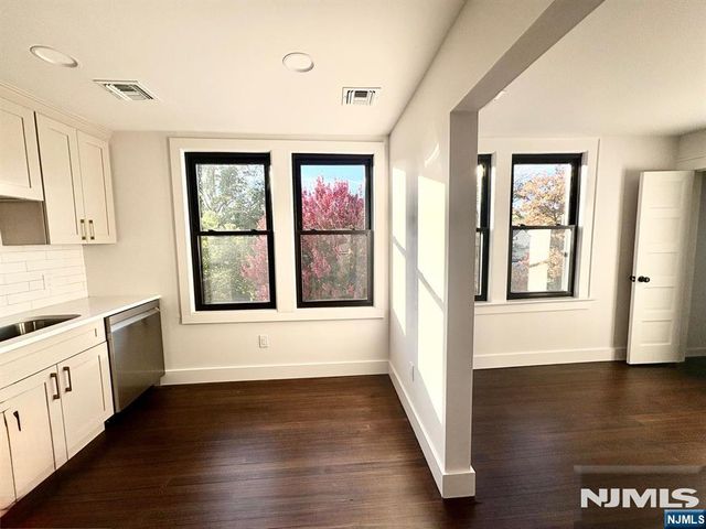 235 Elmwood Avenue 3, Maplewood, NJ 07040