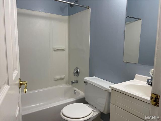 334 Lancashire Road, St Louis, MO 63137