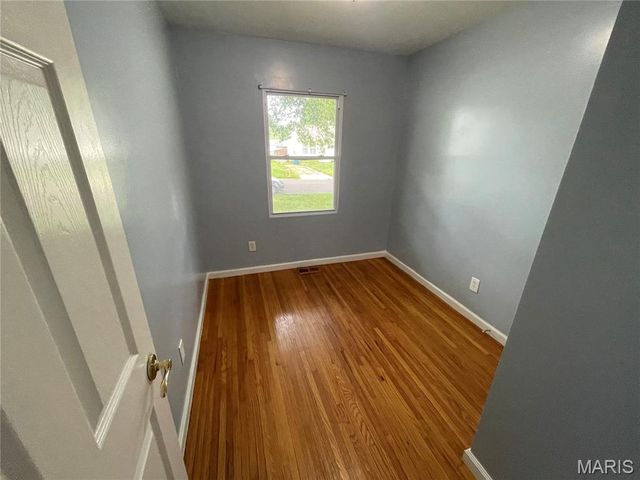 334 Lancashire Road, St Louis, MO 63137