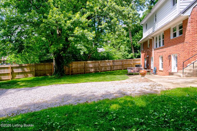 1807 Myddleton Dr, Louisville, KY 40243