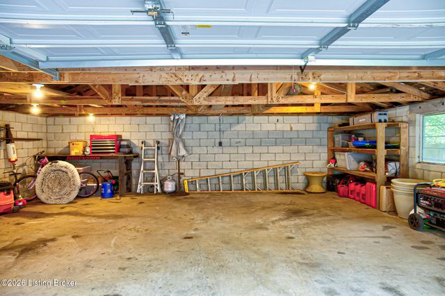 1807 Myddleton Dr, Louisville, KY 40243