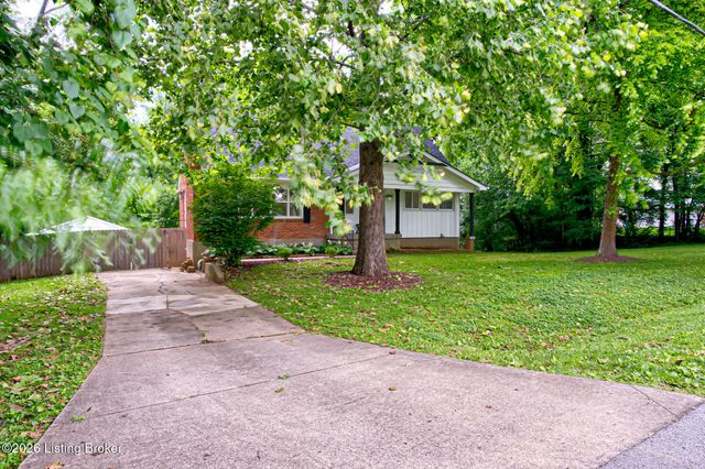 1807 Myddleton Dr, Louisville, KY 40243