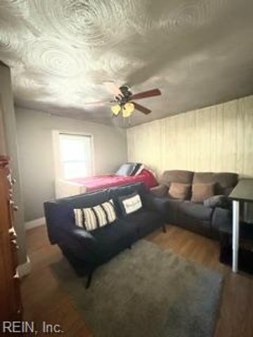 209 Hogart ST, Franklin, VA 23851