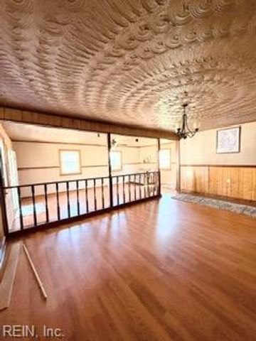 209 Hogart ST, Franklin, VA 23851