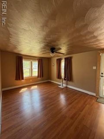 209 Hogart ST, Franklin, VA 23851