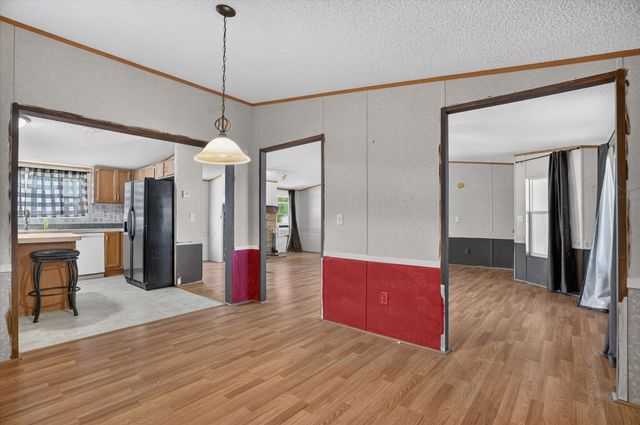 125 Enchanted Oaks Court, Hudson Oaks, TX 76087