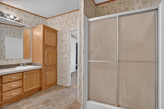 125 Enchanted Oaks Court, Hudson Oaks, TX 76087