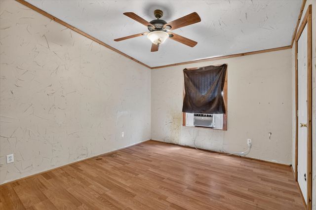 125 Enchanted Oaks Court, Hudson Oaks, TX 76087