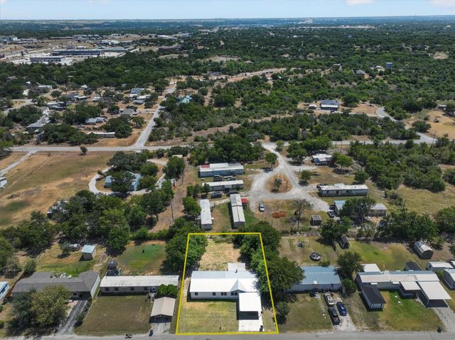 125 Enchanted Oaks Court, Hudson Oaks, TX 76087
