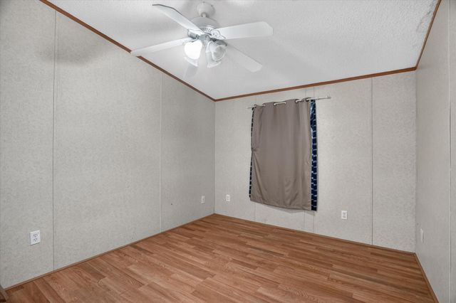 125 Enchanted Oaks Court, Hudson Oaks, TX 76087