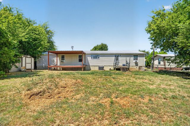 125 Enchanted Oaks Court, Hudson Oaks, TX 76087