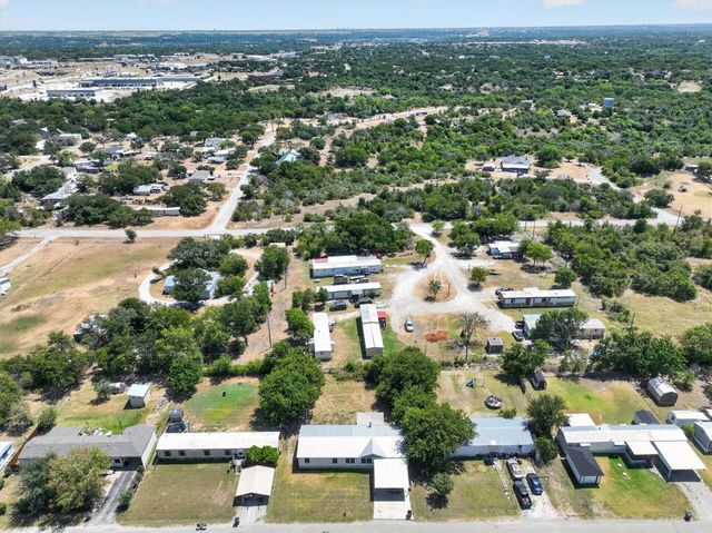125 Enchanted Oaks Court, Hudson Oaks, TX 76087