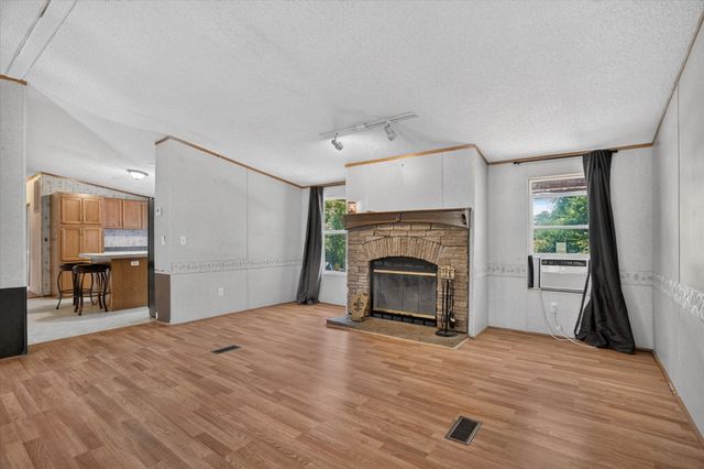 125 Enchanted Oaks Court, Hudson Oaks, TX 76087