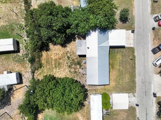 125 Enchanted Oaks Court, Hudson Oaks, TX 76087