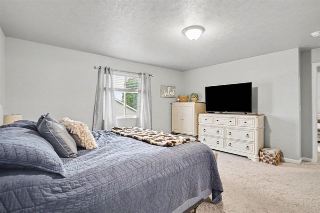 1130 Trillium Boulevard, Vicksburg, MI 49097
