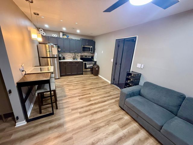 1204 S Lake Drive E 3, Lantana, FL 33462