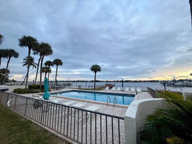 1204 S Lake Drive E 3, Lantana, FL 33462