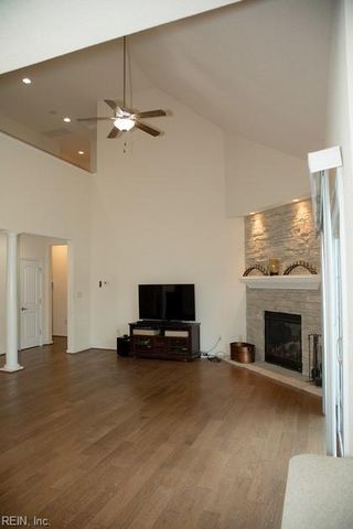 504 W Hanbury RD, Chesapeake, VA 23322