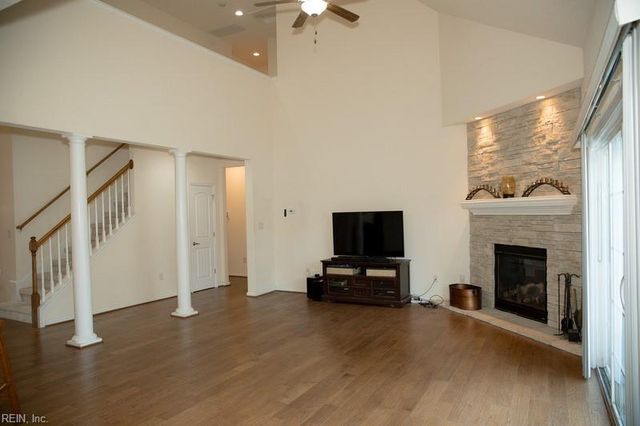 504 W Hanbury RD, Chesapeake, VA 23322