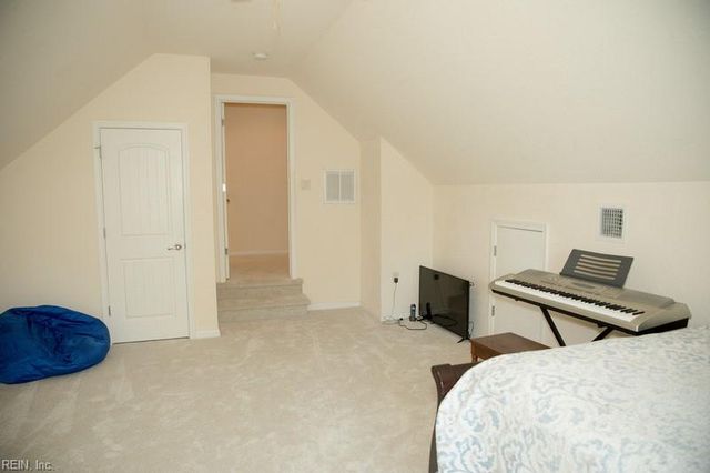 504 W Hanbury RD, Chesapeake, VA 23322