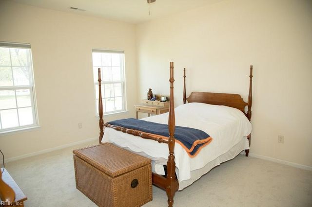 504 W Hanbury RD, Chesapeake, VA 23322