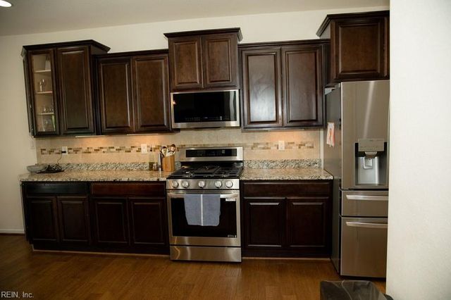 504 W Hanbury RD, Chesapeake, VA 23322