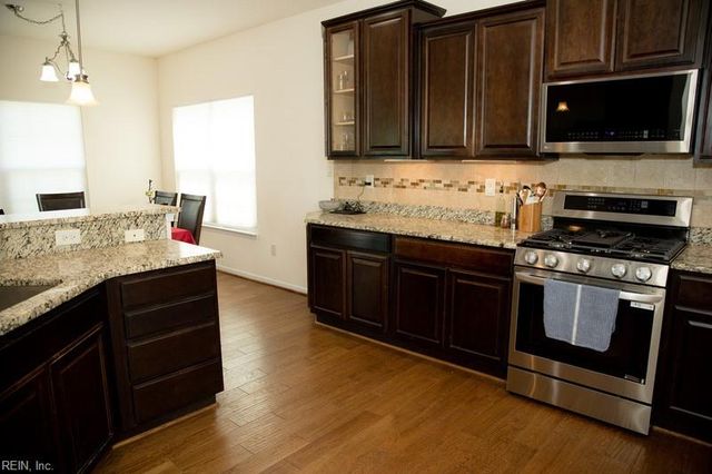 504 W Hanbury RD, Chesapeake, VA 23322