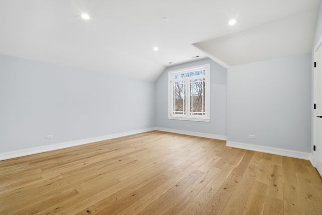 38 Washington Street, Glenview, IL 60025