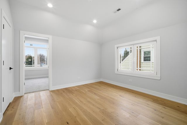 38 Washington Street, Glenview, IL 60025